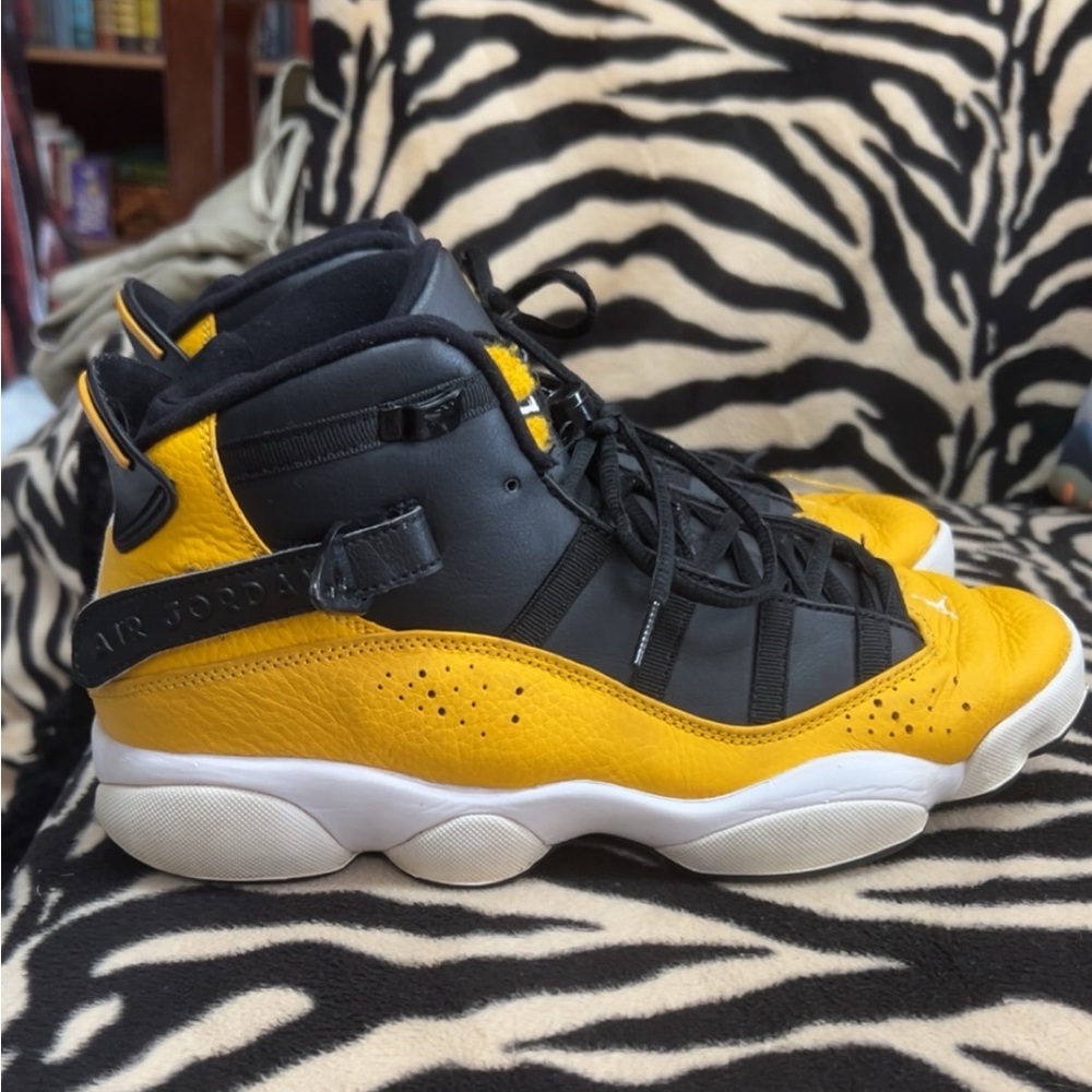 Jordan Retro 6 Ring Taxi - size 9